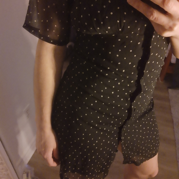 Black dress 🖤 white pokadot 🤍 - Picture 12 of 16